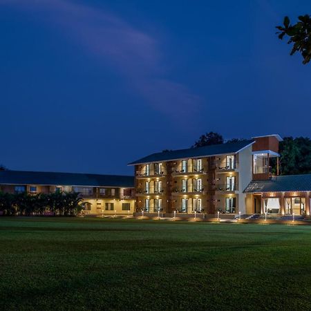 Paramount Riverfront Resort & Spa, Karjat Exteriér fotografie