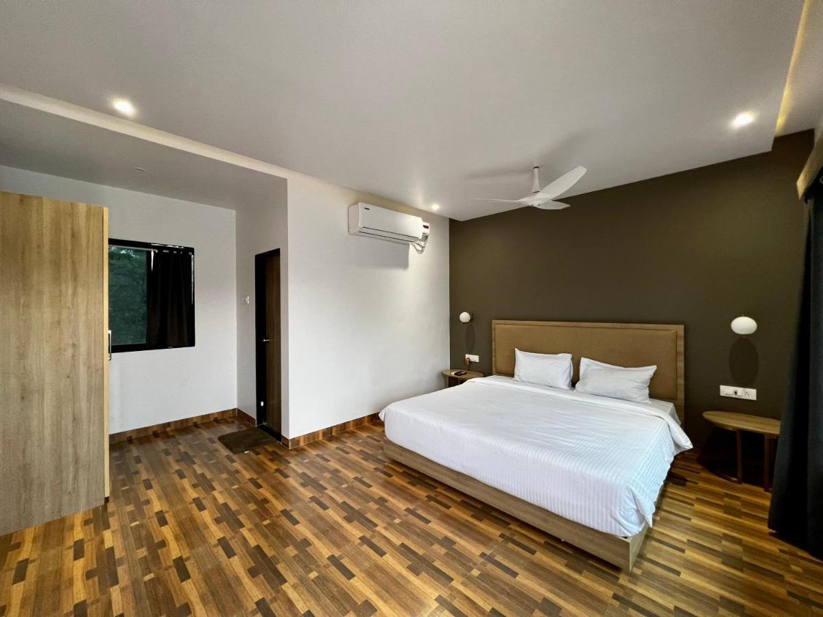 Paramount Riverfront Resort & Spa, Karjat Exteriér fotografie