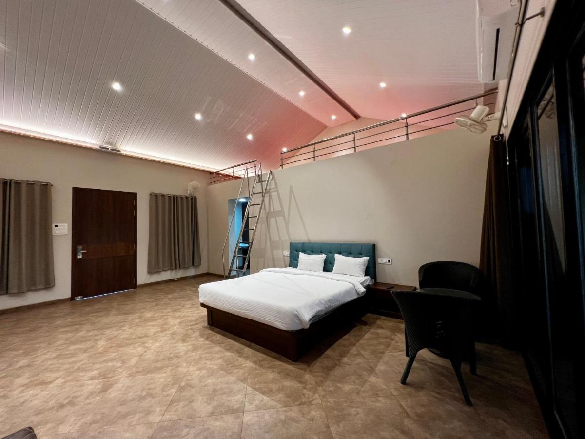 Paramount Riverfront Resort & Spa, Karjat Exteriér fotografie