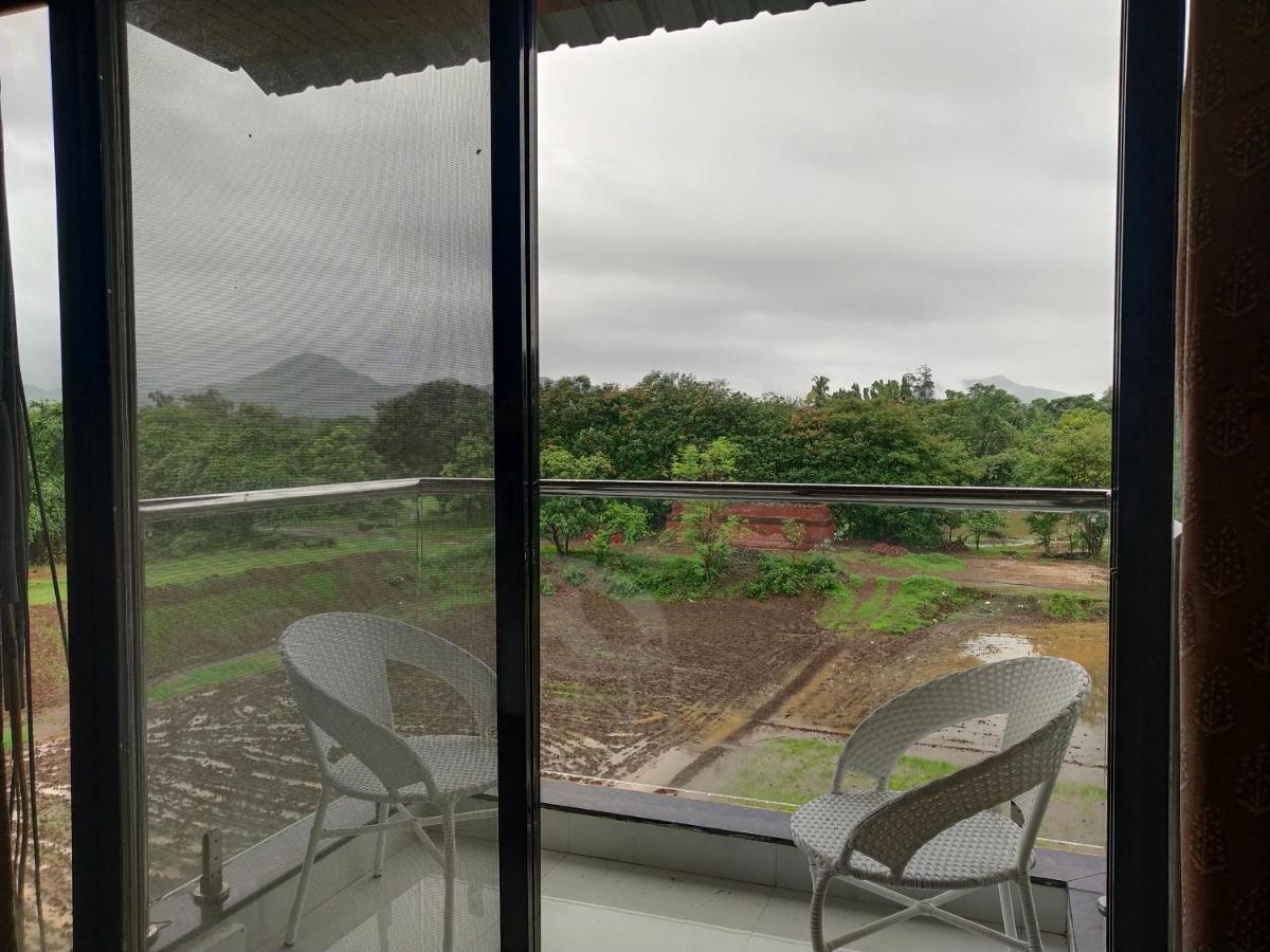 Paramount Riverfront Resort & Spa, Karjat Exteriér fotografie