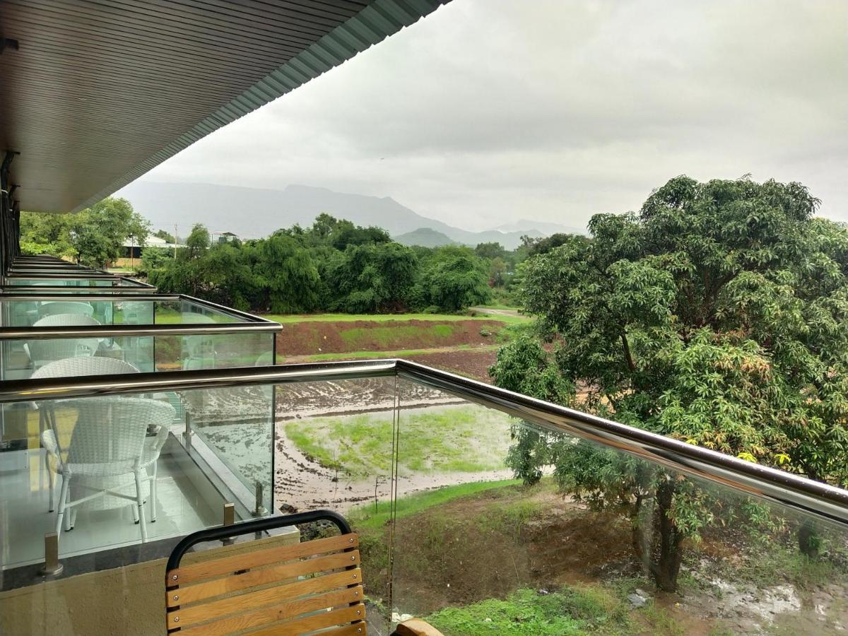 Paramount Riverfront Resort & Spa, Karjat Exteriér fotografie