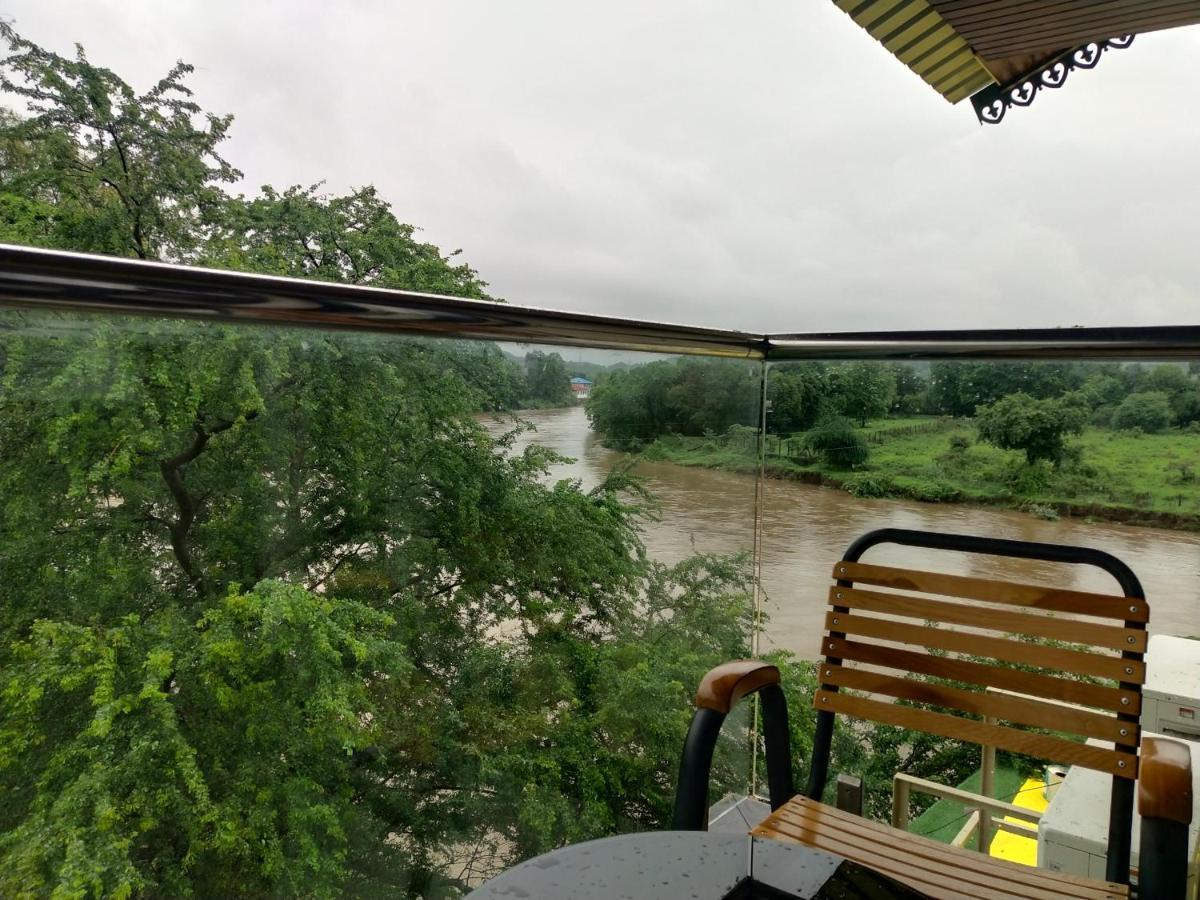 Paramount Riverfront Resort & Spa, Karjat Exteriér fotografie