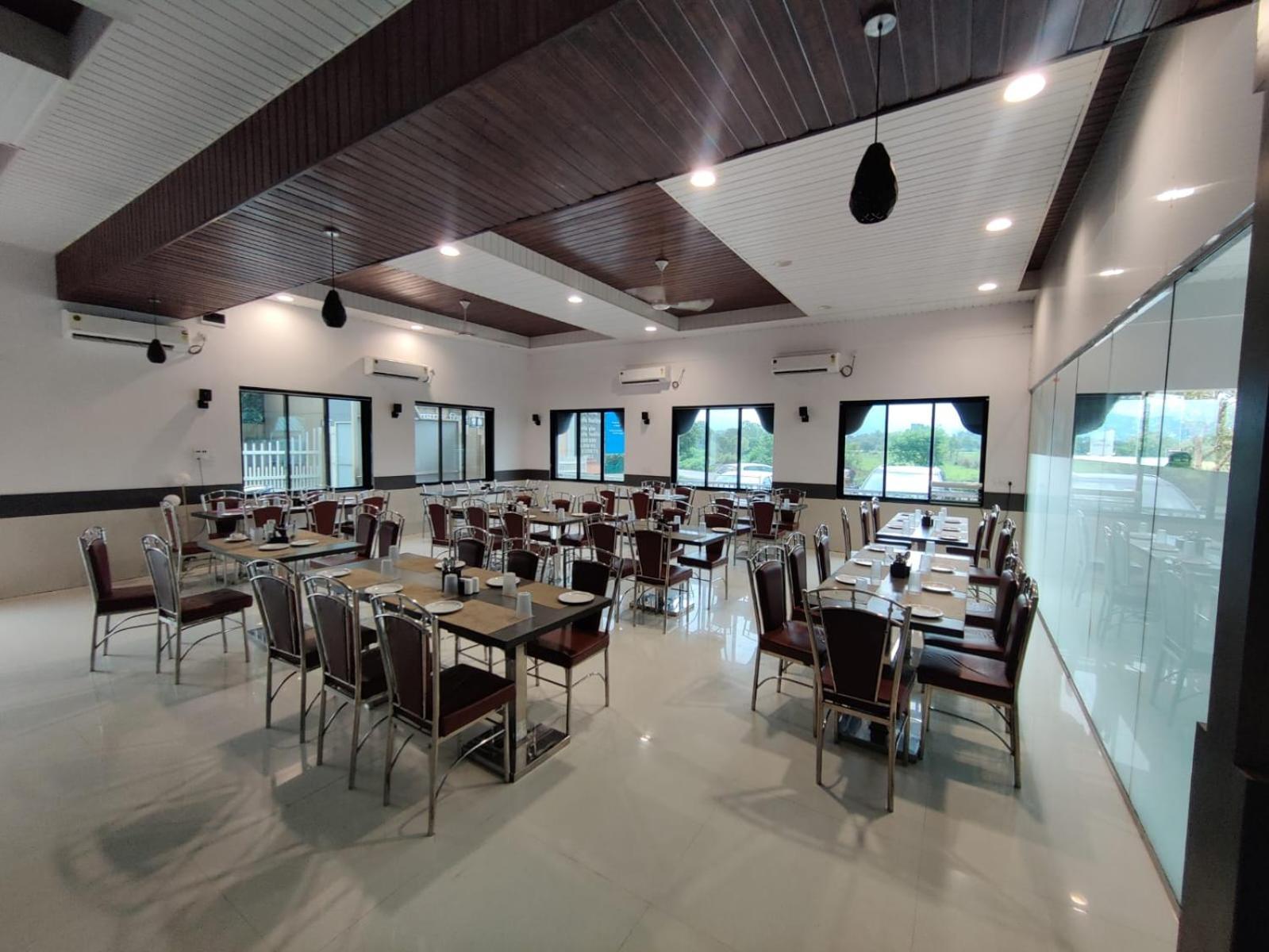 Paramount Riverfront Resort & Spa, Karjat Exteriér fotografie